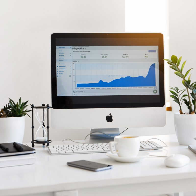 apple-devices-books-business-572056.jpg apple-devices-books-business-572056.jpg
